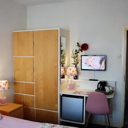 Bed And No Breakfast Joy