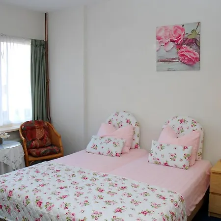 לינה וארוחת בוקר Bed And No Breakfast Joy נורדוויק