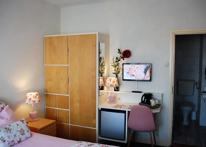 Bed And No Breakfast Joy