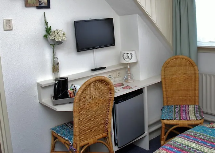 Bed And No Breakfast Joy Bed & Breakfast Noordwijk