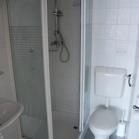 B&B Bed And No Breakfast Joy