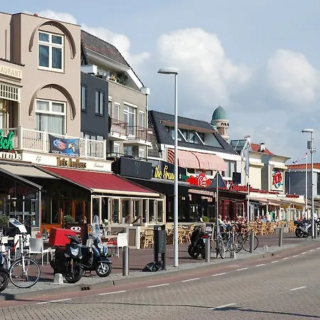 B&B Bed And No Breakfast Joy